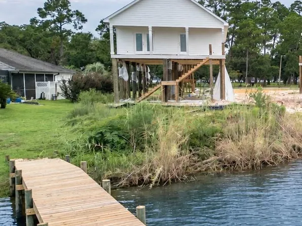 7782 Petersen Point Rd, Milton, FL 32583