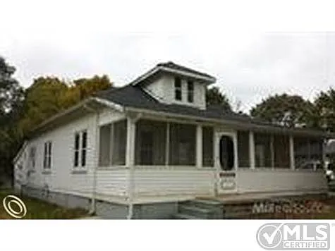 4025 Mapleleaf Rd photo 1