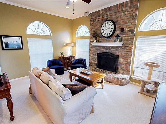 5th image of 5902 Moss Dr