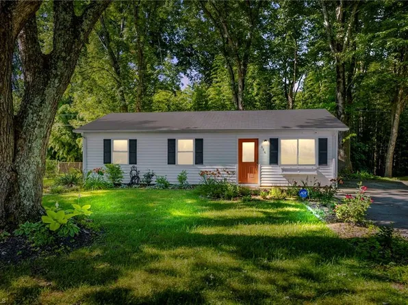 324 Weatherford Dr, King, NC 27021