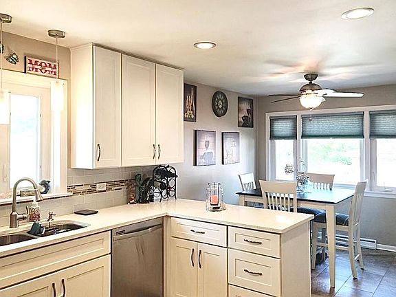 4th image of 4957 N Neenah Ave