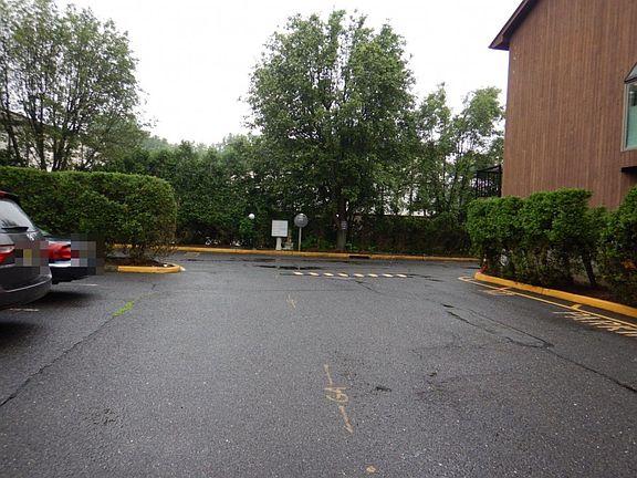 3rd image of 18 Westley Ln