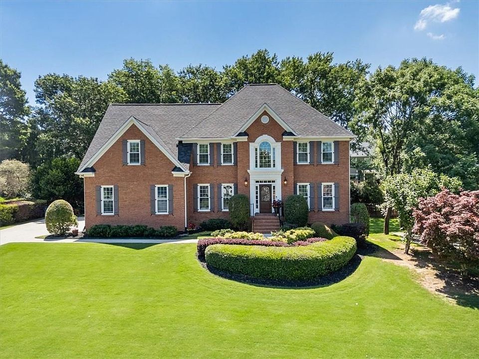1st image of 165 Brighton Cir