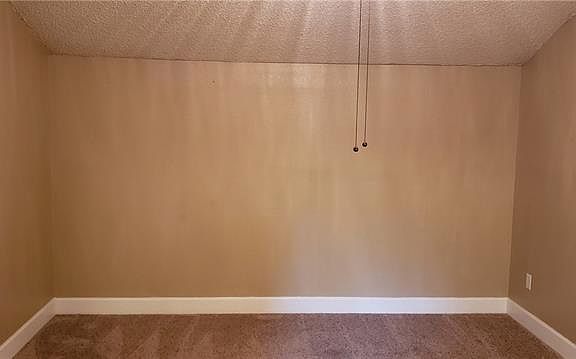 2nd image of 104 Matthew Dr APT A
