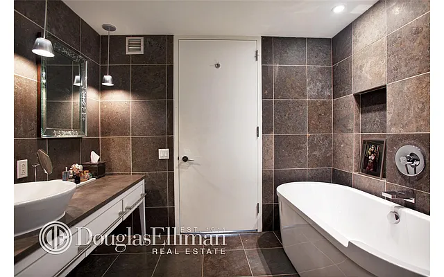 Rented by Douglas Elliman | media 15