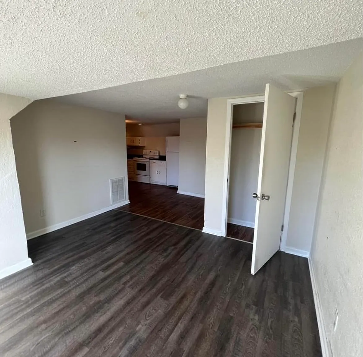 1 bed, 700 sqft, $725 — Photo 3
