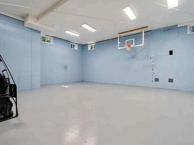 60 Forest Ave — Photo 12