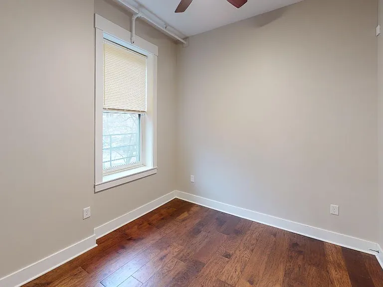 1211 Broadway St #1 — Photo 4