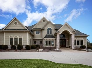 11450 N Concord Creek Dr, Mequon, WI 53092