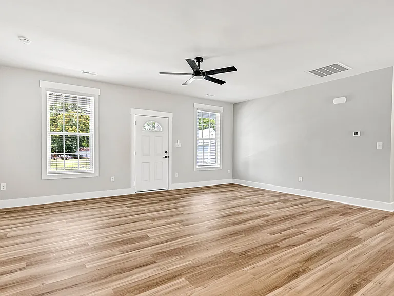8269 Wonderland Ln — Photo 32