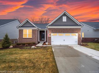 4092 Ashdale Way #16, Clarkston, MI 48348