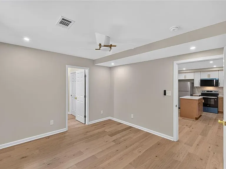 4996 N Peachtree Rd — Photo 25
