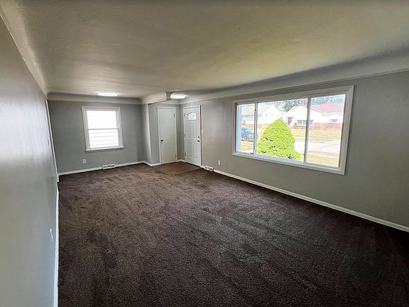 5th image of 18412 Hazelwood Ave