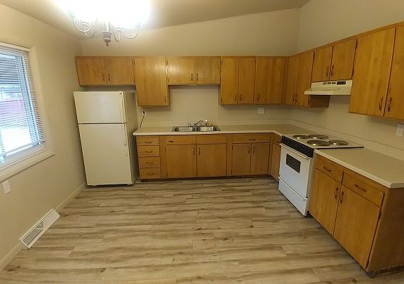 4th image of 940 Avenue B APT 3