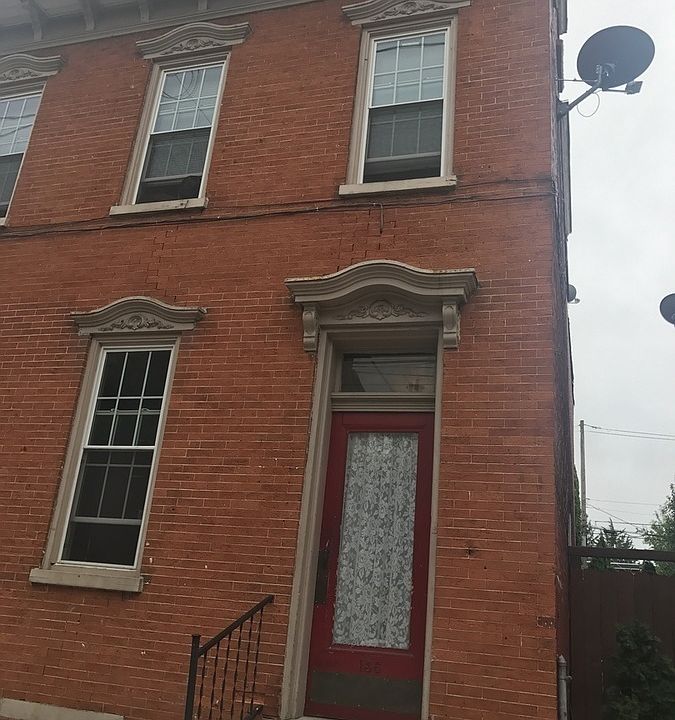 2nd image of 136 E Walnut St APT 6