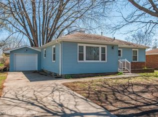 905 12th St, West Des Moines, IA 50265