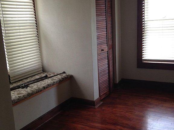 5th image of 825 Marshall Ave