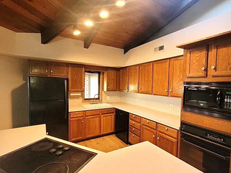 1055 Platteview Dr — Photo 8