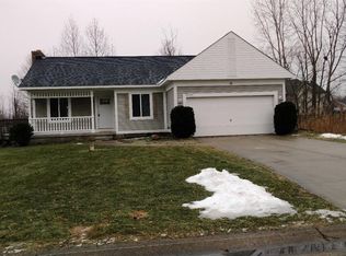 5690 Cross Village Rd, Grand Blanc, MI 48439