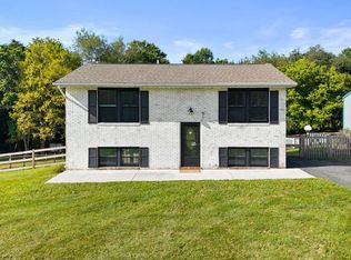 839 Chanter Dr, Westminster, MD 21157