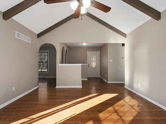 4th image of 331 S Shrank Ave