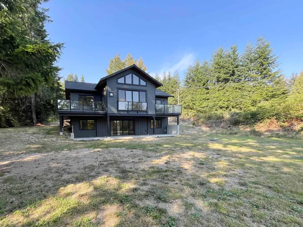 915 Payne Rd, Gibsons, BC V0N 1V7