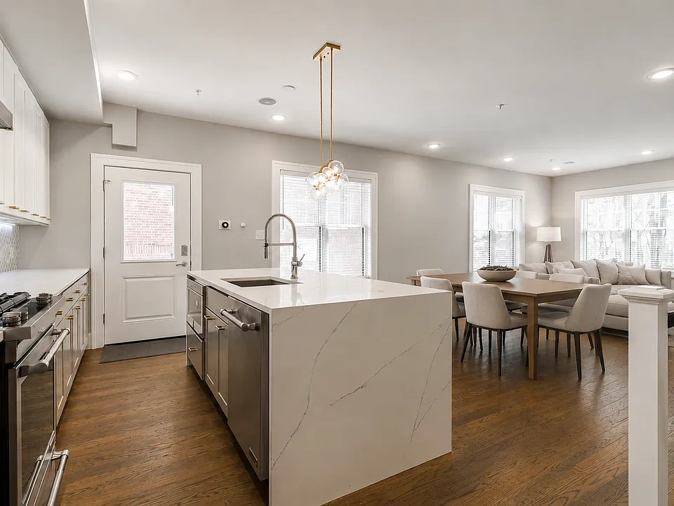55 Hutchings St #2