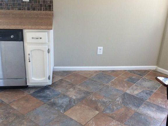 4th image of 1109 Ladonna Dr