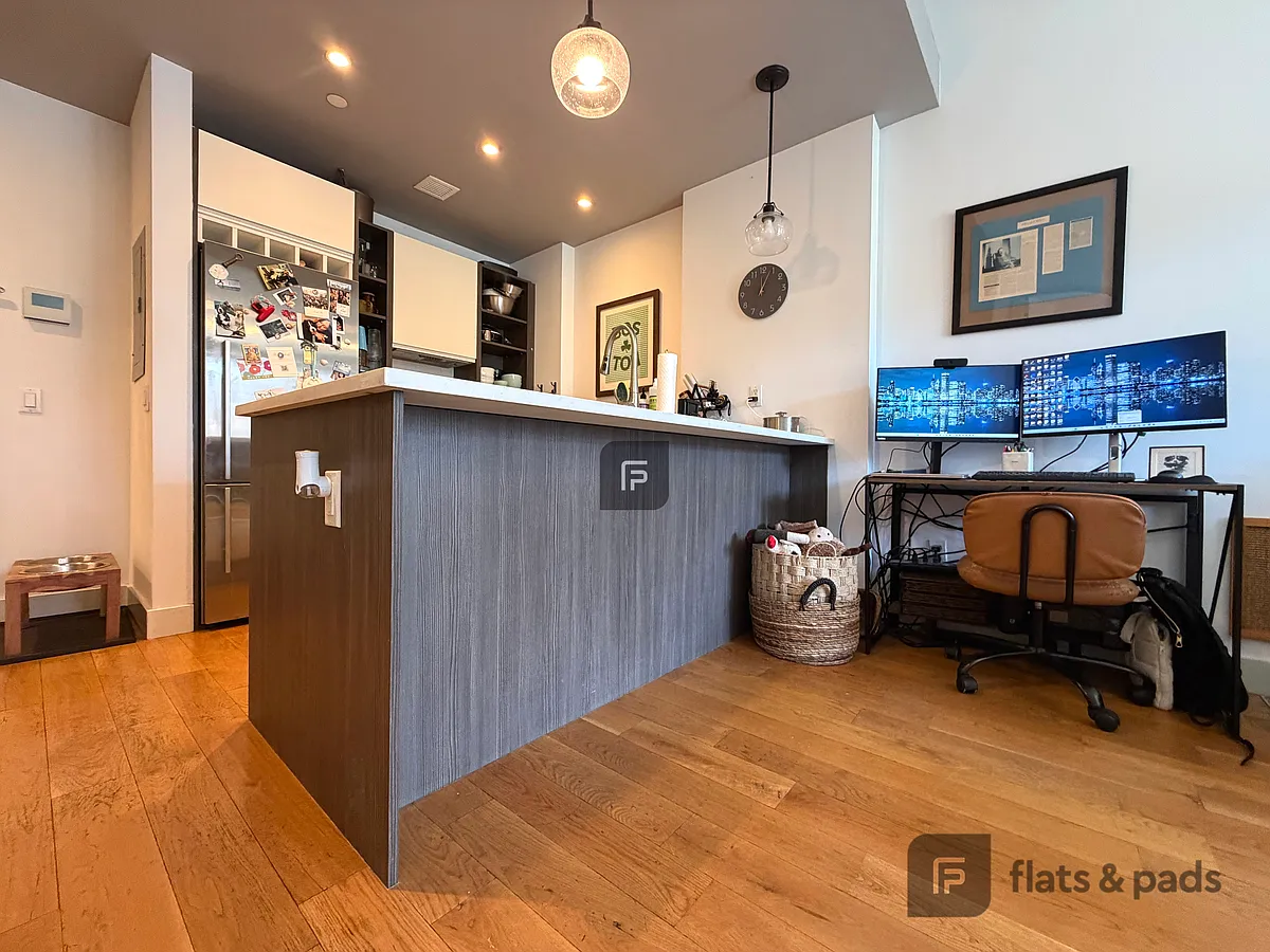 Building Photo - 740 De Kalb Ave #306