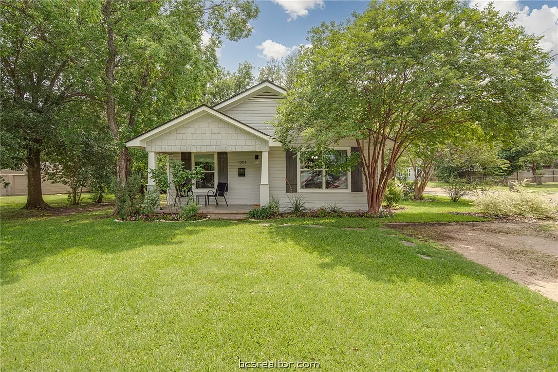 3 bed, 1288 sqft, $2,250 — Photo 2