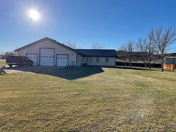 Huge garage with RV bay