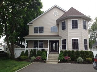 148 Merritts Rd, Farmingdale, NY 11735