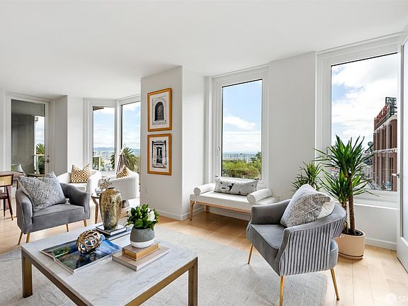 2nd image of 88 King St Unit 403