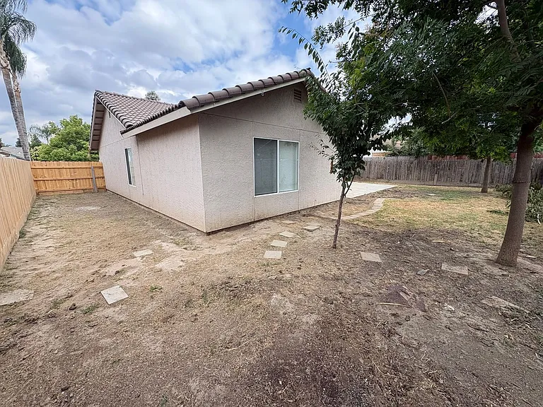 723 N Simon St — Photo 35