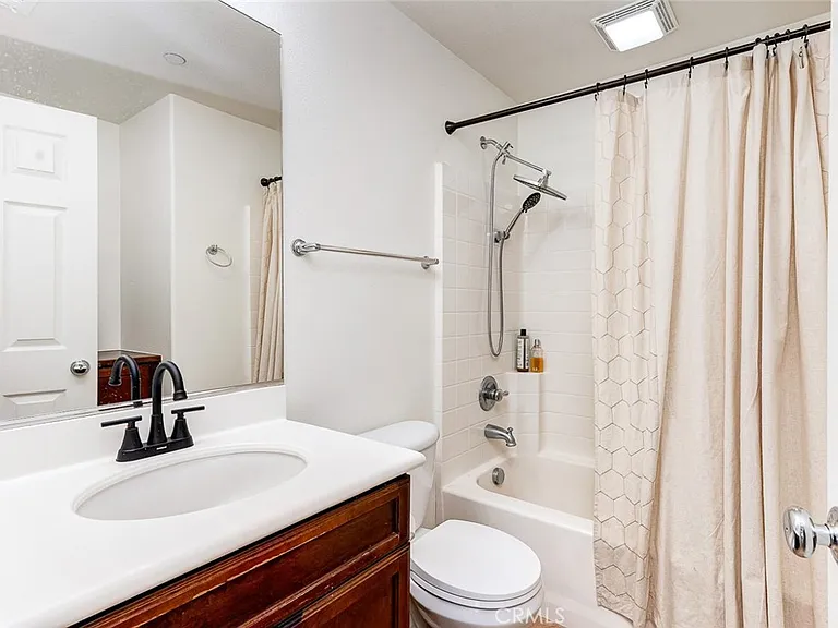 15220 Cambridge St — Photo 23