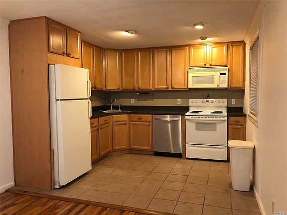 3rd image of 133 Auborn Ave