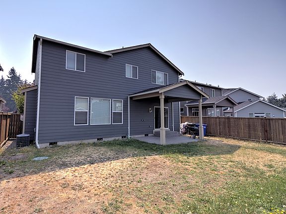 4th image of 15912 93rd Ave E