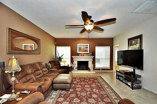 3rd image of 310 Cheddington Dr
