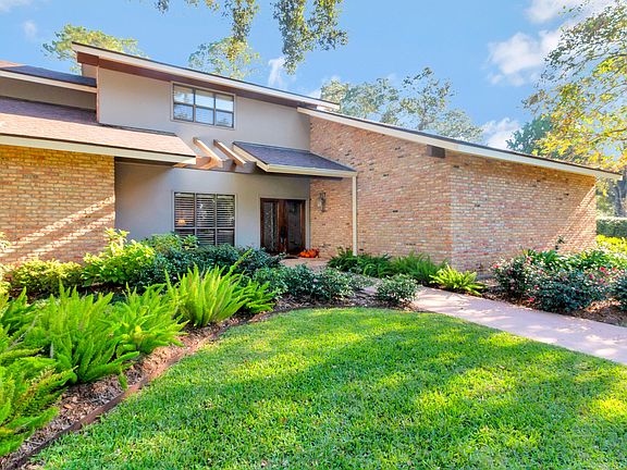 2nd image of 27 Twin Oaks Dr