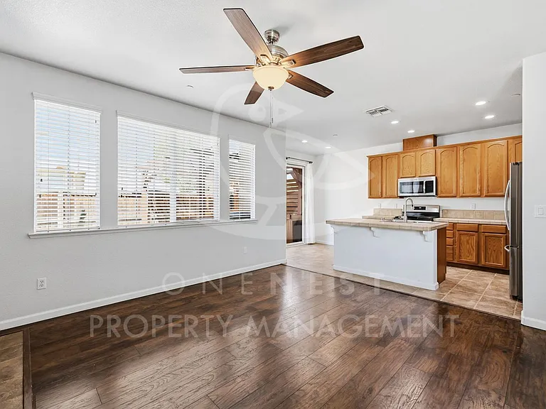 1070 Sierra View Cir #3 — Photo 7