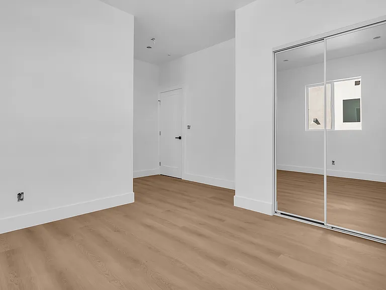 2843 Folsom St #A — Photo 11