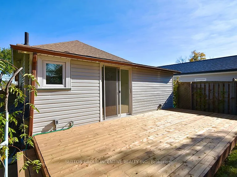 1556 Houston Ave — Photo 40