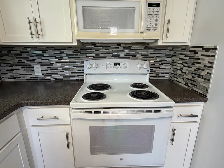 New stove: only 6 months old