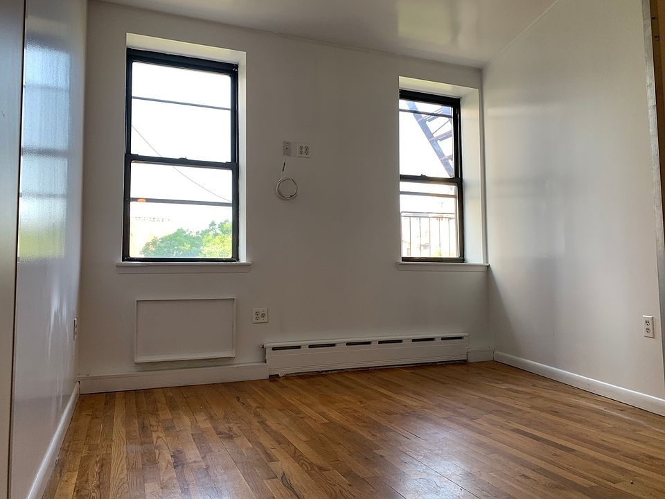 2nd image of 37 1/2 Allen St #3A