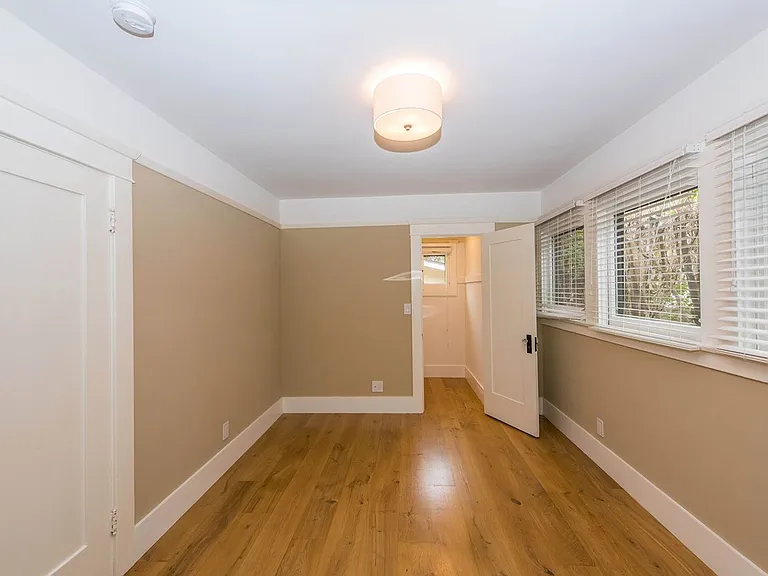 306 N Shaffer St — Photo 19