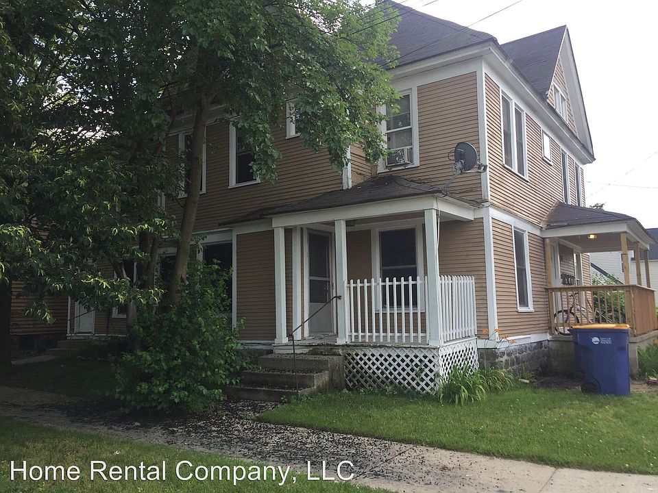 1st image of 814 Broadway Ave NW