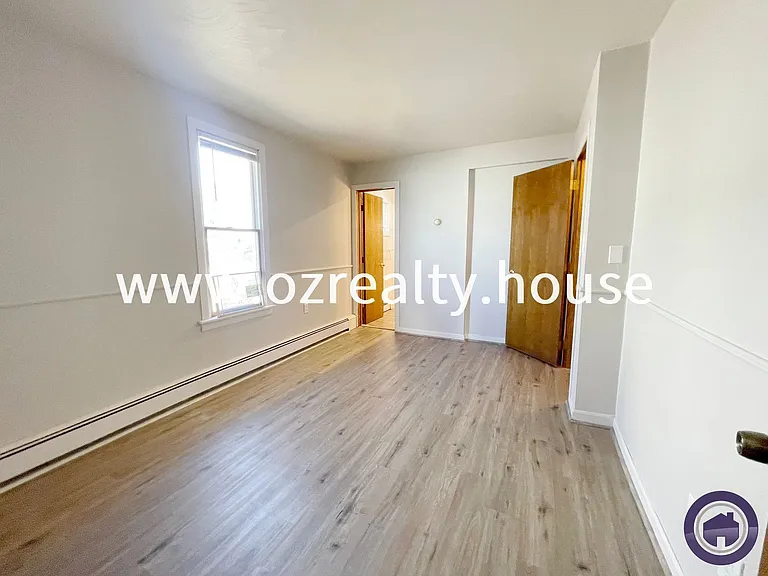 215 E Reed Ave — Photo 7