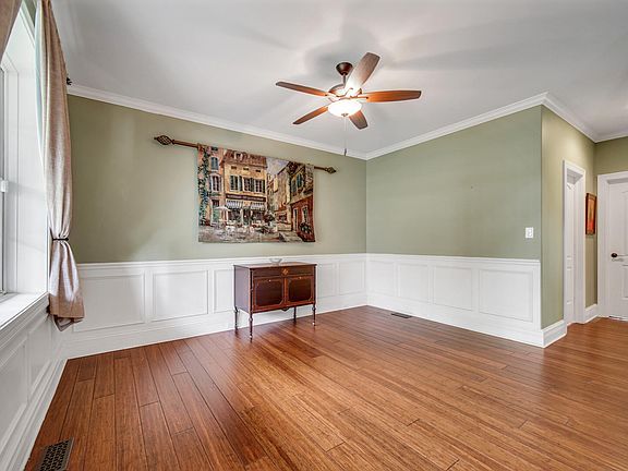 5th image of 8956 Calumet Ave