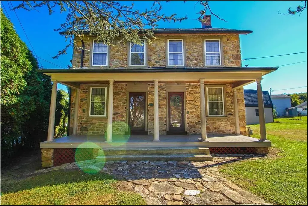 Charming 3 BR twin in suburban Emmaus — Photo 1