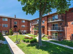 Beautiful Modern 1 & 2 bedroom 1.5 bath units available now